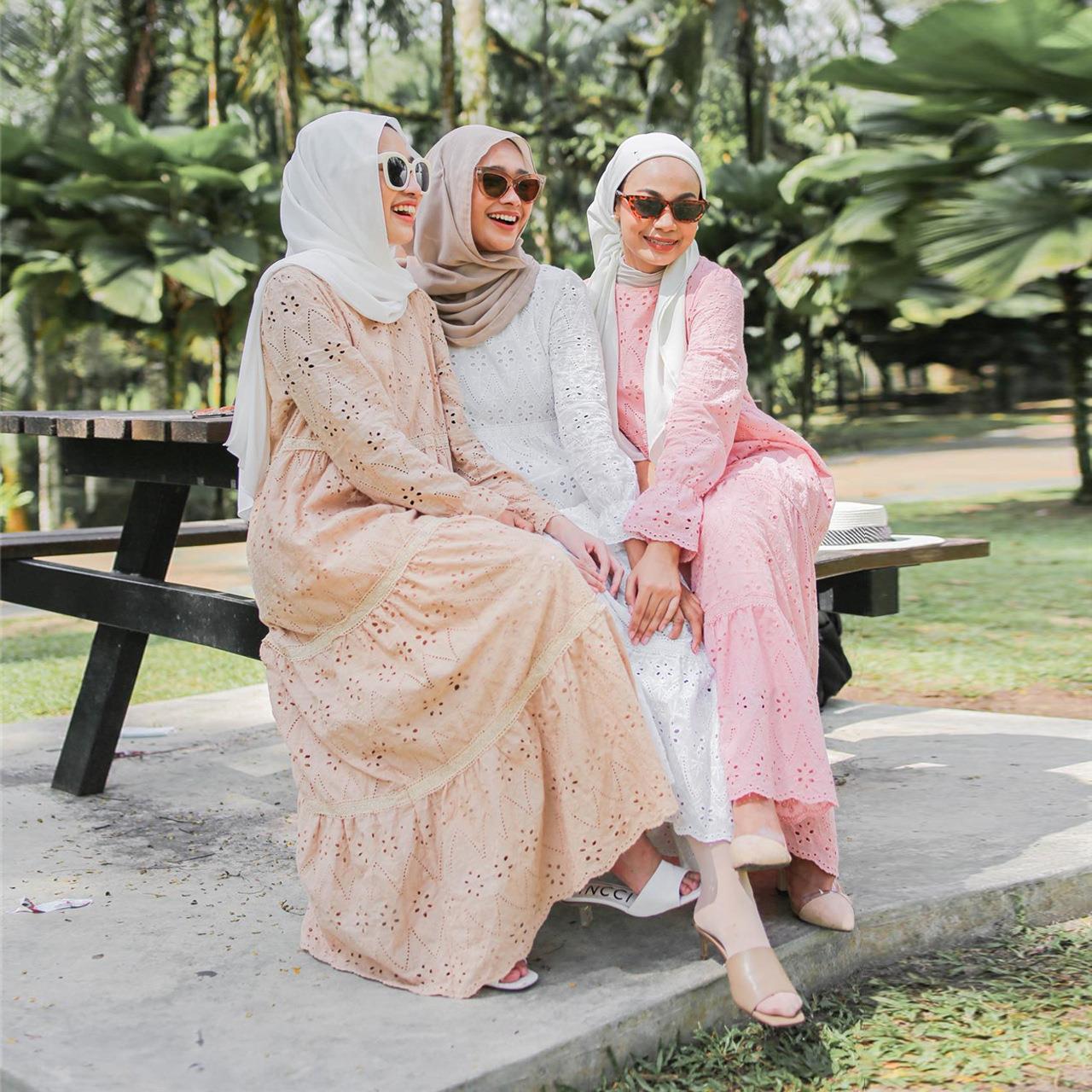 فستان دانتيل إندونيسي مجوف للن - مراجعة Ethnic Fashion Wear وسعره